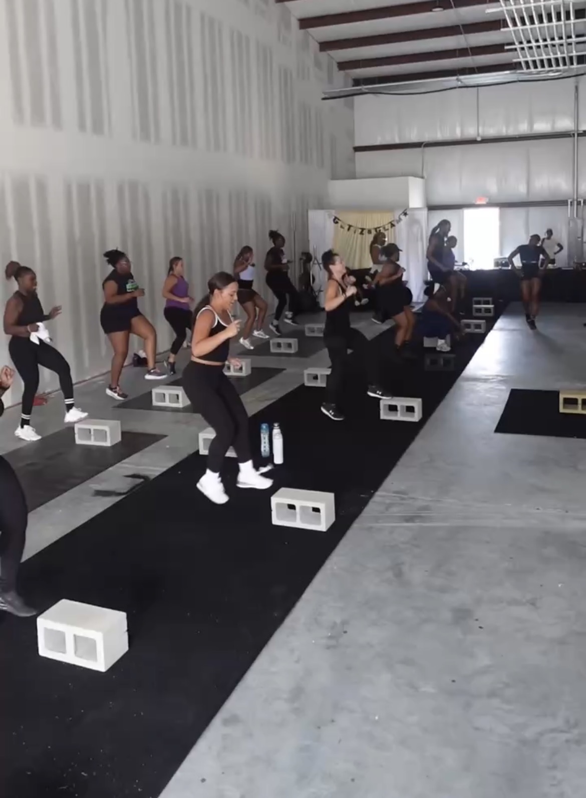 A full Legends Xclusive group class training together in the Humble, TX facility